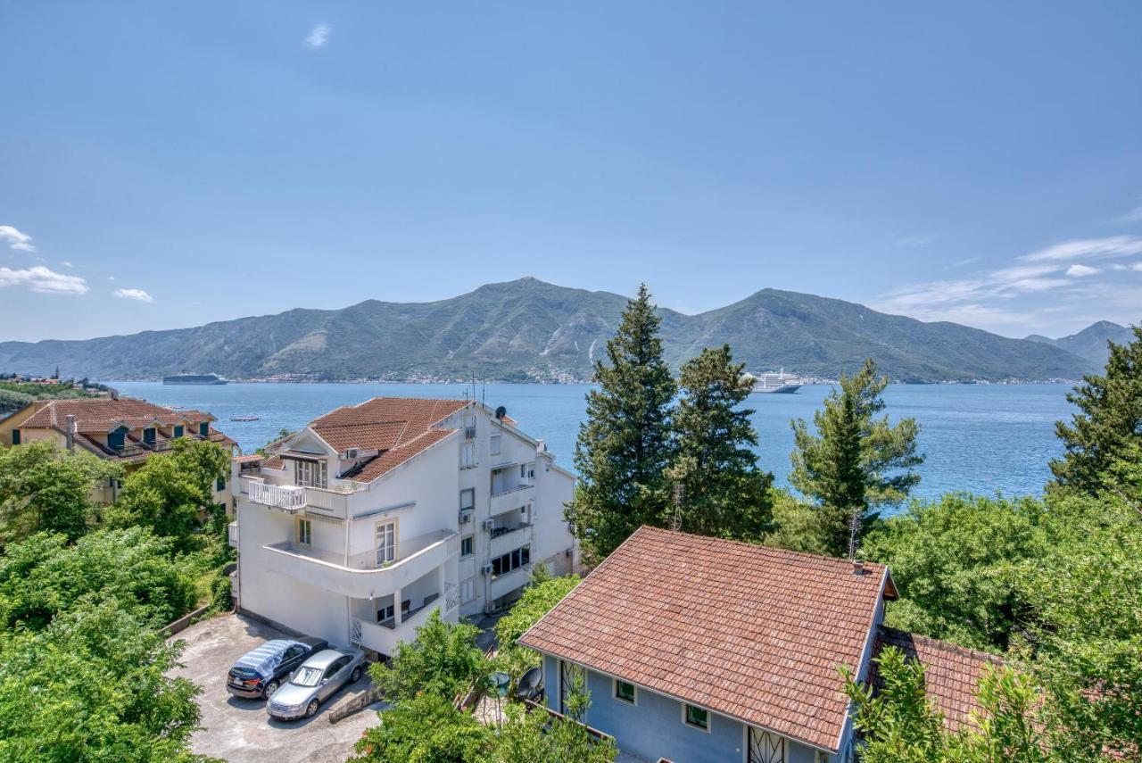 Apartment Elegant Kotor Bagian luar foto