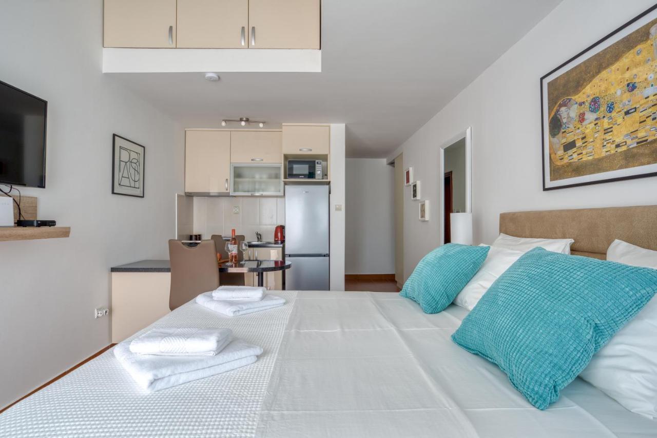 Apartment Elegant Kotor Bagian luar foto