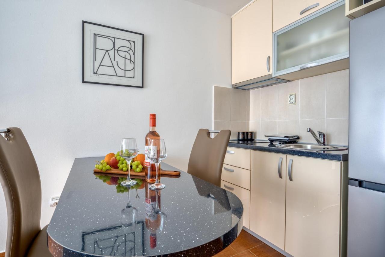 Apartment Elegant Kotor Bagian luar foto